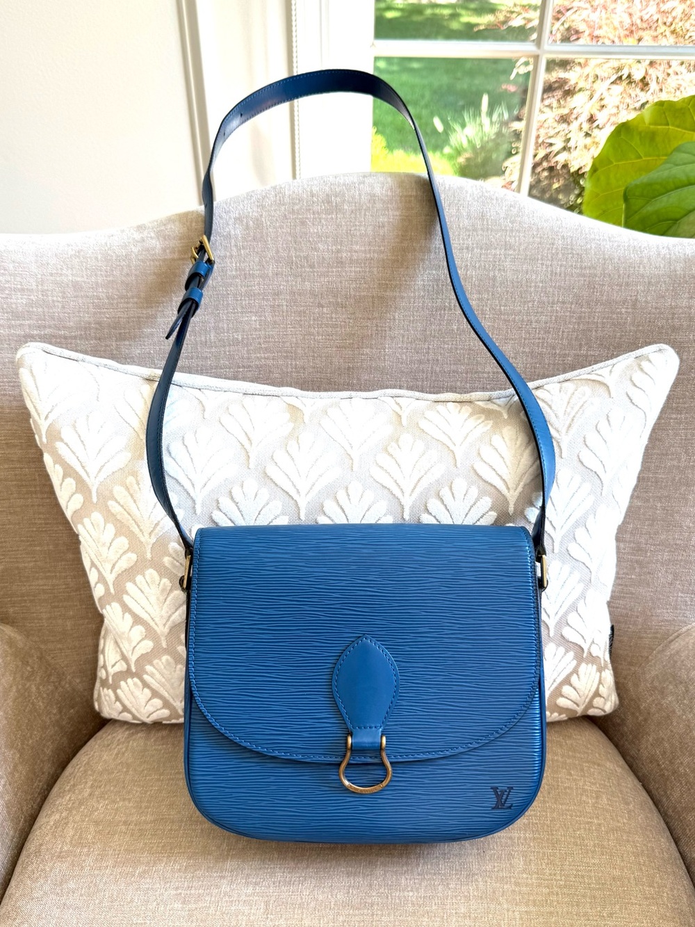 Authentic Louis Vuitton Saint Cloud GM shoulder bag blue Epi leather M51242 LV - Picture 2 of 16